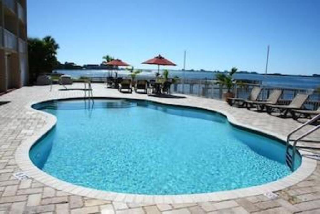 Beso Del Sol Resort Dunedin Exterior photo